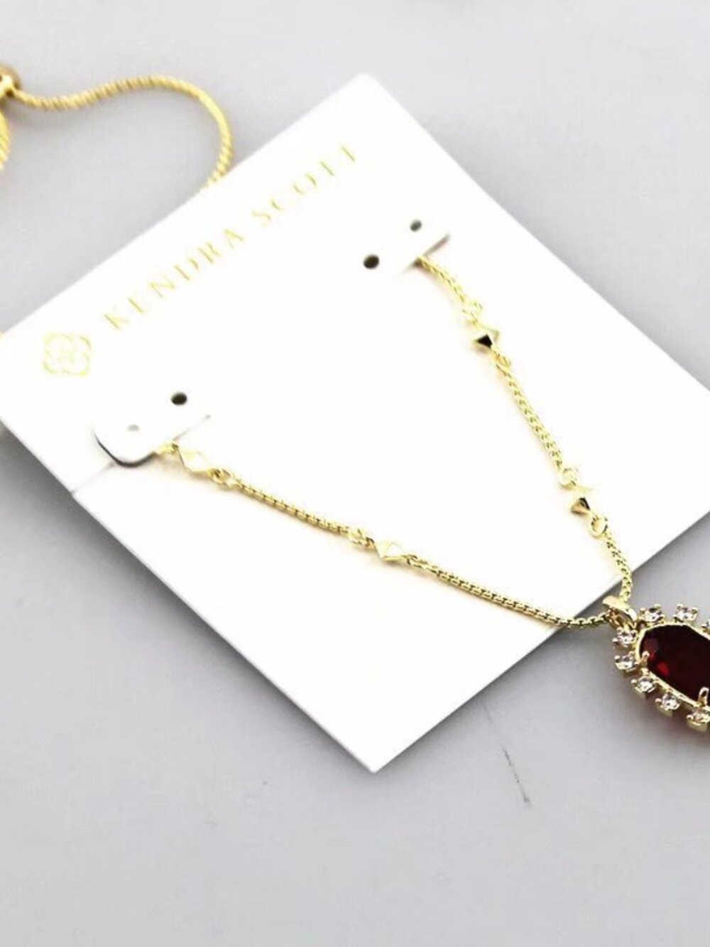 Kendra Scott necklace
